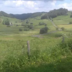 En Pleine Nature Pour 12 Personnes Hébergement de vacances Besse-et-Saint-Anastaise